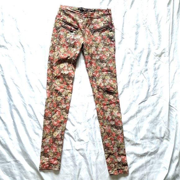 Zara | Floral Multi color jean jegging skinny with bronze zipper accents - Picture 2 of 11